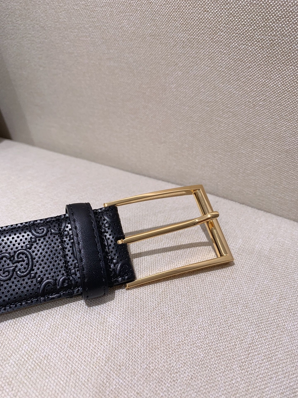 スーパーコピーグッチベルト背面デザイン